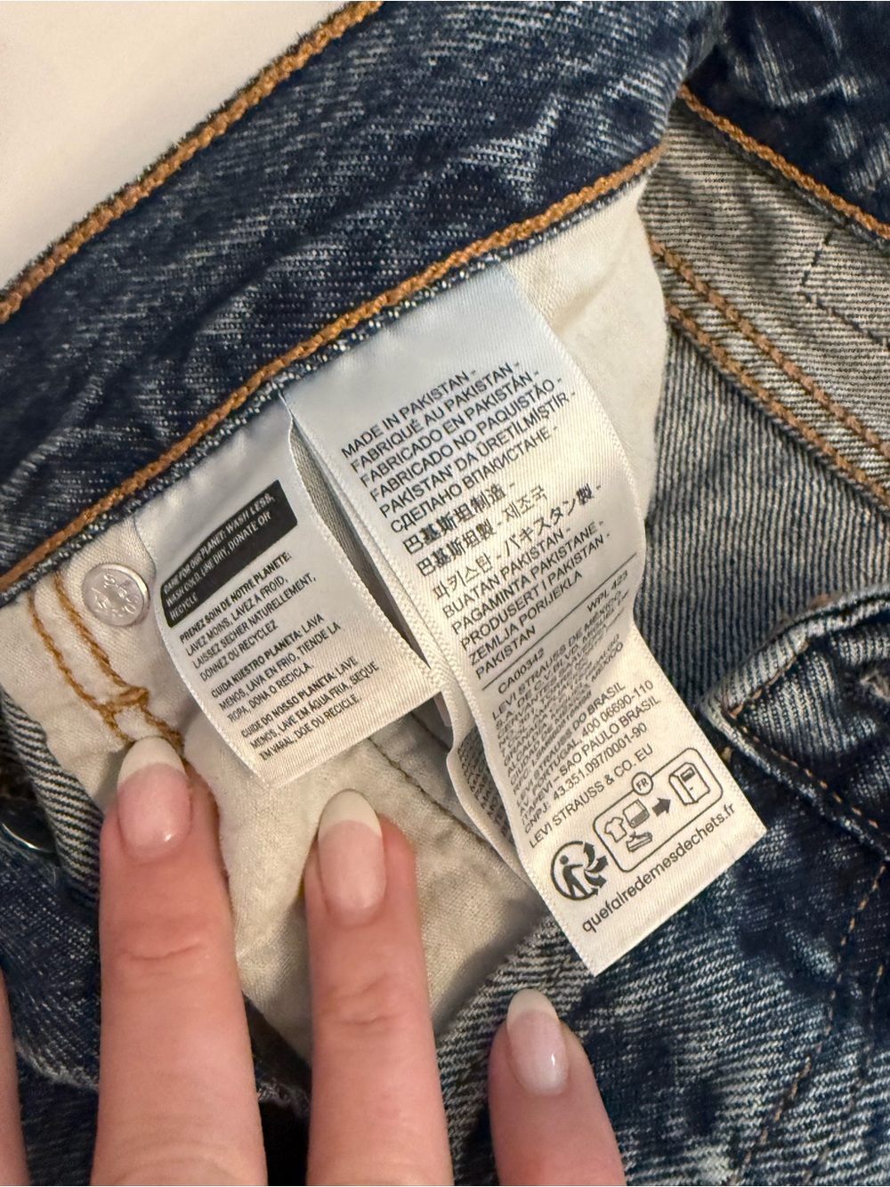 NWOT! Levi's Icon Denim Mini Skirt Jean Dark Medium Classic Wash sz 30 - Picture 8 of 9